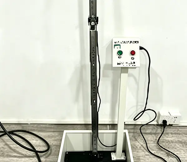Tester nárazu při pádu míče